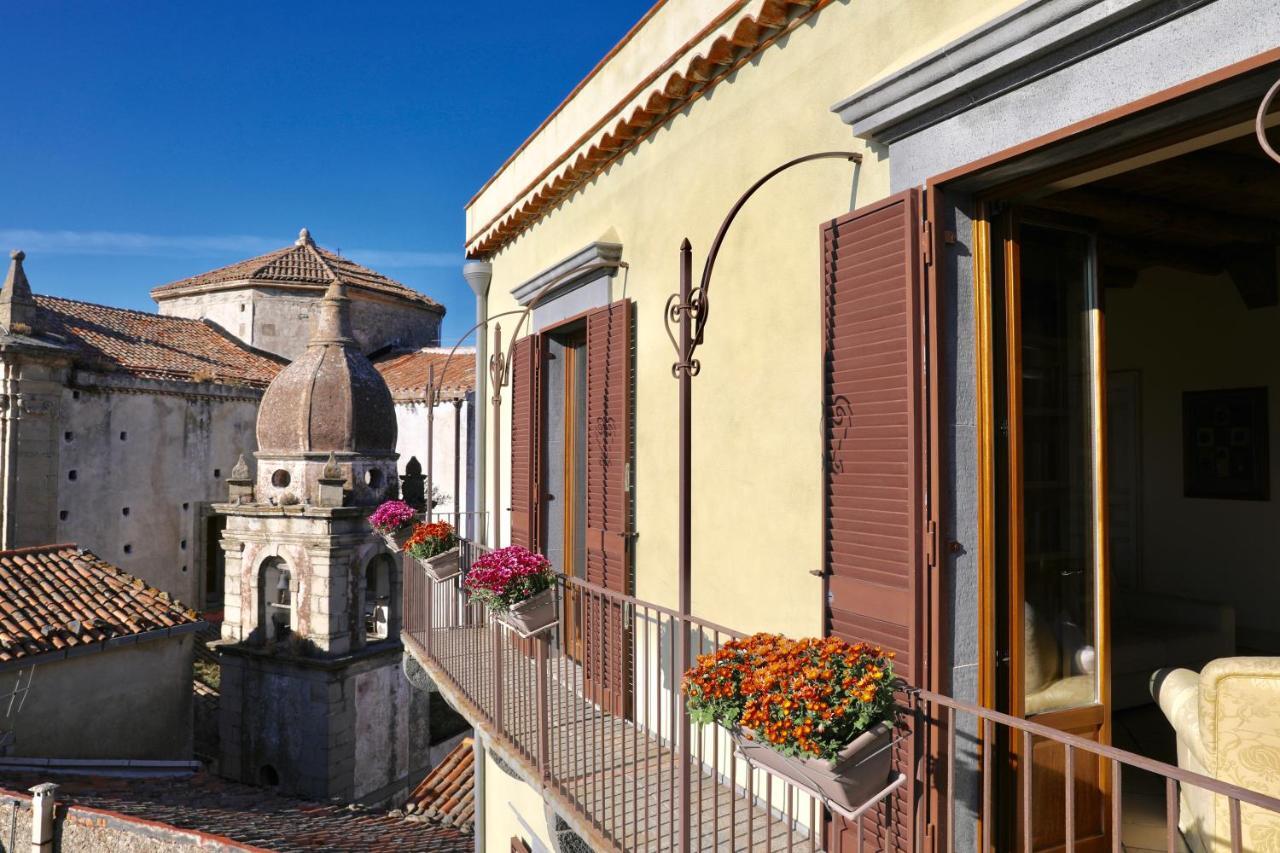 La Dimora Del Castelluccio Bed & Breakfast Castiglione De Sicilia Exterior photo